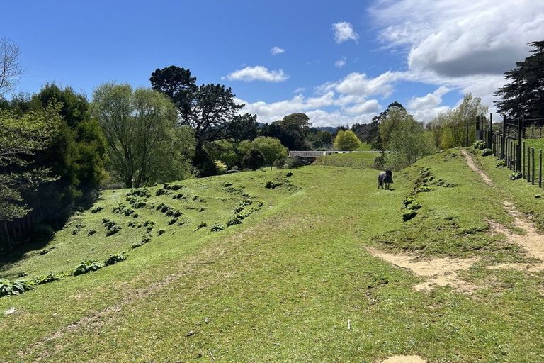 Photo of property in 33 Ratadale Road, Reikorangi, Waikanae, 5391