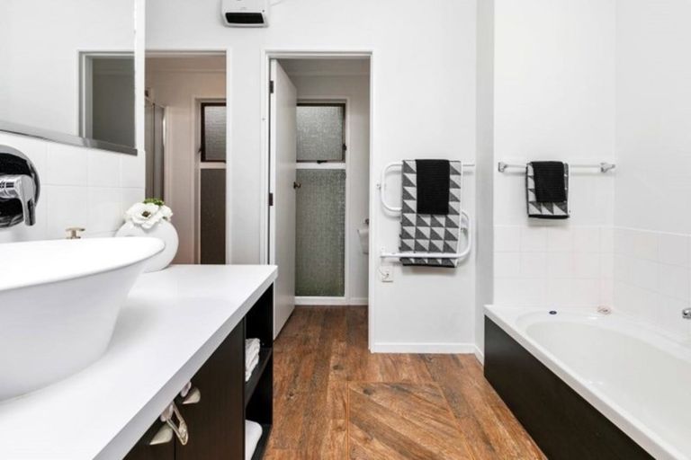 Photo of property in 16 Forrester Drive, Welcome Bay, Tauranga, 3112