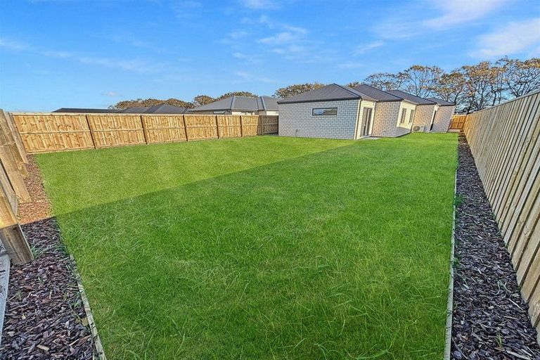 Photo of property in 22 Crossley Avenue, Woodend, 7610