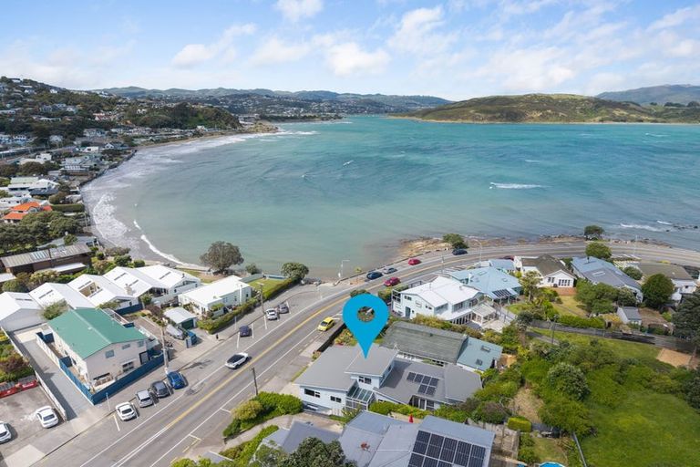 Photo of property in 18 Beach Road, Plimmerton, Porirua, 5026