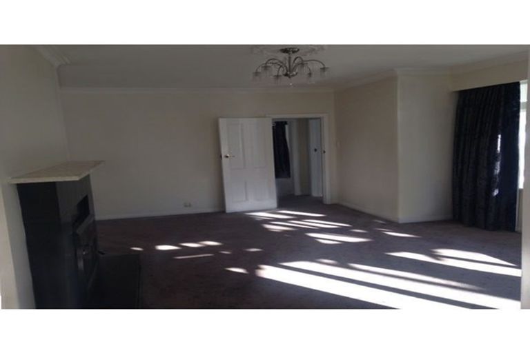 Photo of property in 30 Karu Crescent, Waikanae, 5036