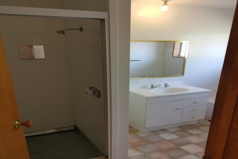 Photo of property in 100 Tilford Street, Woolston, Christchurch, 8062