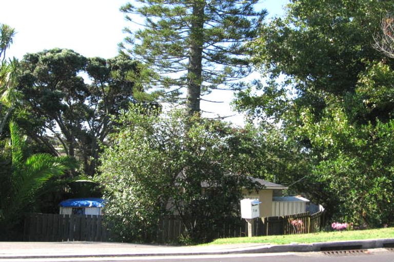 Photo of property in 1/19 Hebron Road, Waiake, Auckland, 0630