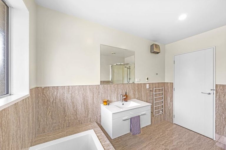 Photo of property in 112 Caulfield Avenue, Halswell, Christchurch, 8025