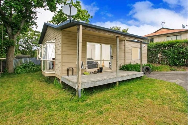 Photo of property in 15 Universal Drive, Henderson, Auckland, 0610