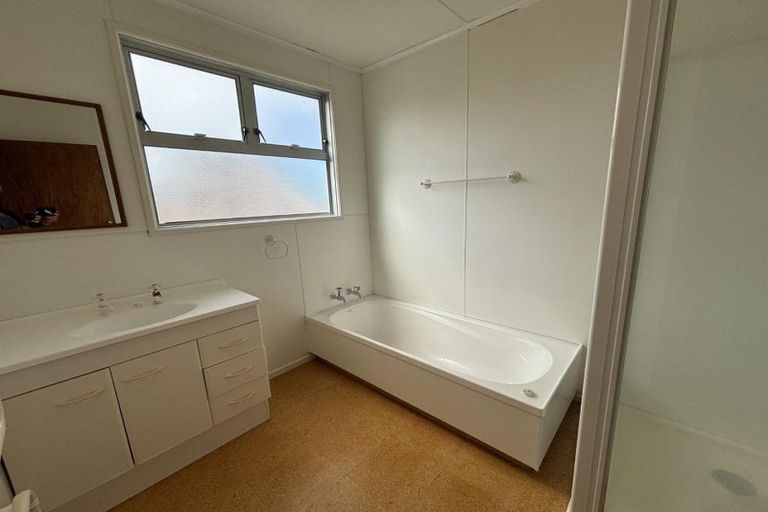 Photo of property in 109 Karaka Street, Castlecliff, Whanganui, 4501