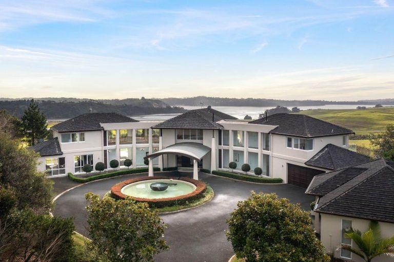 Photo of property in 189 Vaughans Road, Okura, Albany, 0792