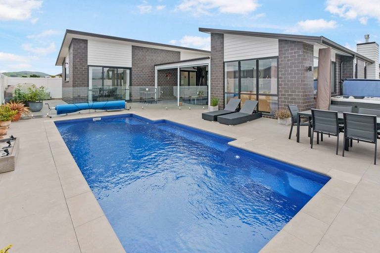 Photo of property in 3 Topping Place, Whitianga, 3510