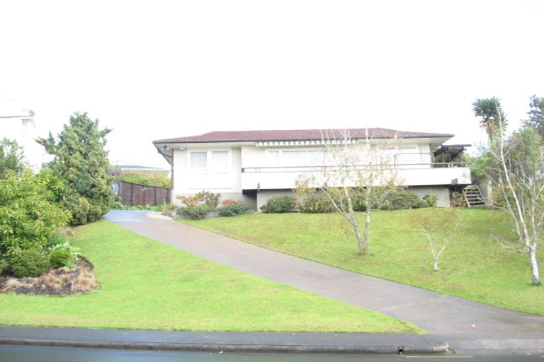 Photo of property in 12 Mcmillan Place, Mellons Bay, Auckland, 2014