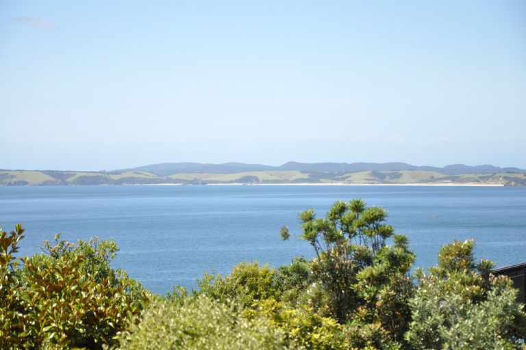 Photo of property in 16 Barrier View Road, Leigh, 0985