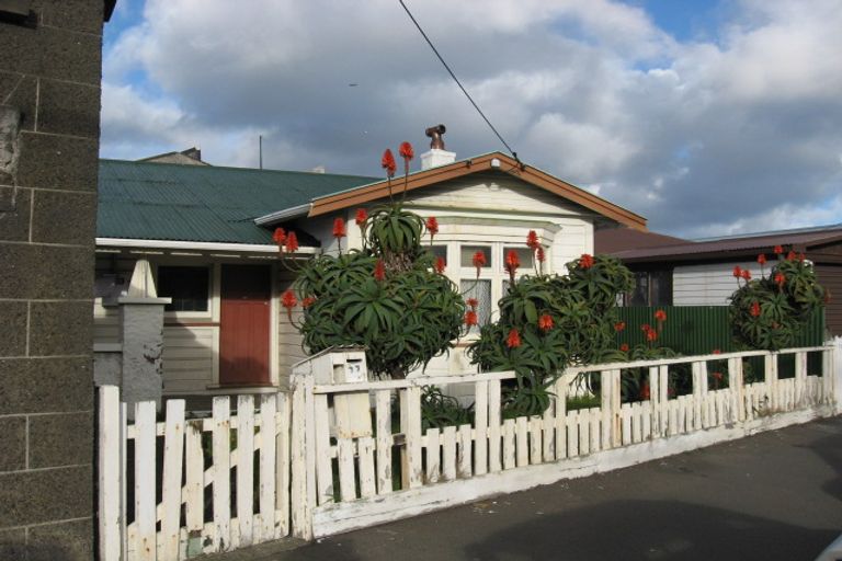 Photo of property in 77 Onepu Road, Kilbirnie, Wellington, 6022