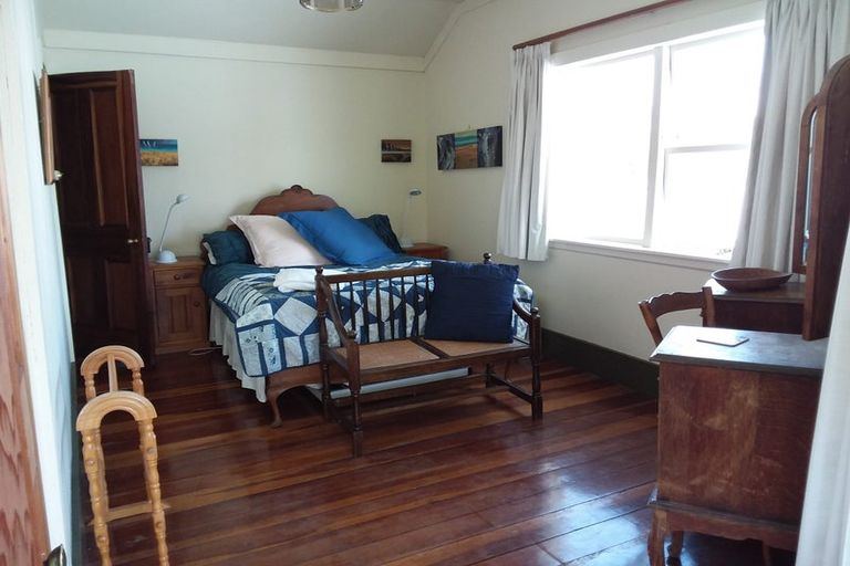 Photo of property in 104 Commercial Street, Takaka, 7110