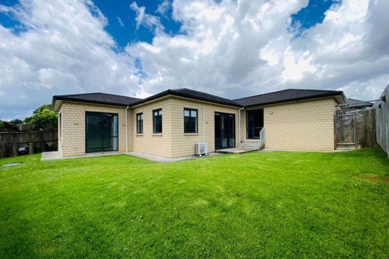 Photo of property in 11 Penny Lane, Pukekohe, 2120