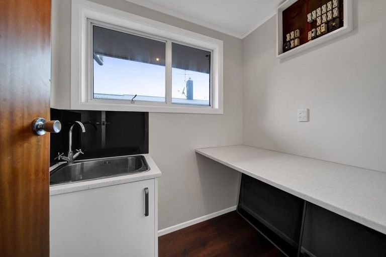 Photo of property in 4 Climie Crescent, Hawera, 4610