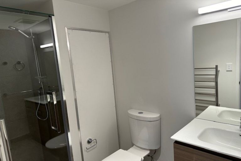 Photo of property in 30/11d Westward Ho, Glen Eden, Auckland, 0602