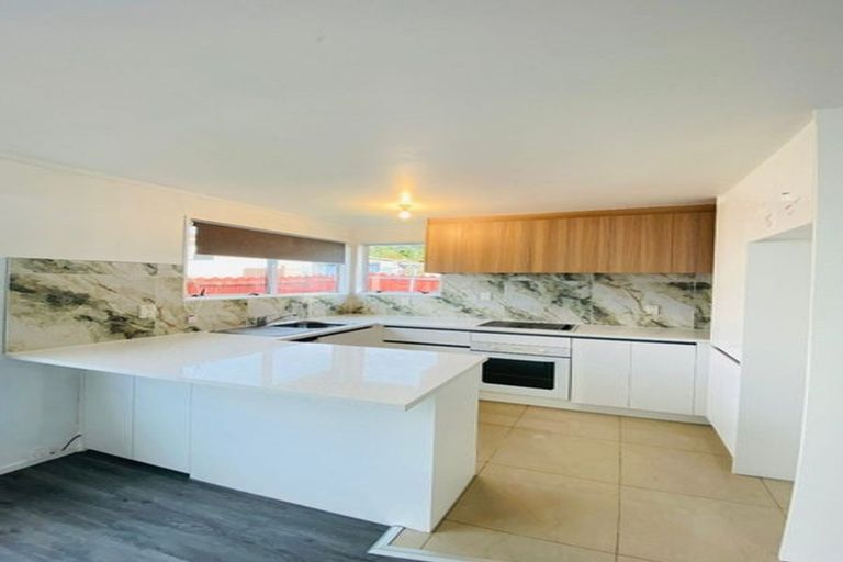 Photo of property in 1/6 Myna Place, Weymouth, Auckland, 2103
