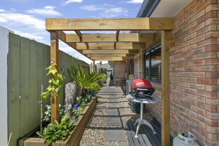 Photo of property in 93 Kahira Crescent, Papamoa Beach, Papamoa, 3118