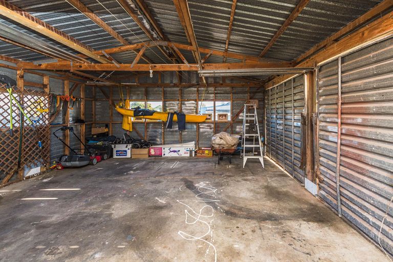 Photo of property in 28 Miro Street, Castlecliff, Whanganui, 4501