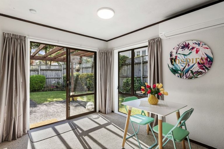 Photo of property in 2/10 Tobruk Crescent, Milford, Auckland, 0620