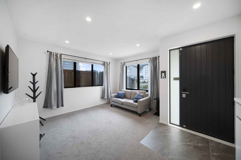 Photo of property in 14 Fjord Way, Karaka, Papakura, 2113