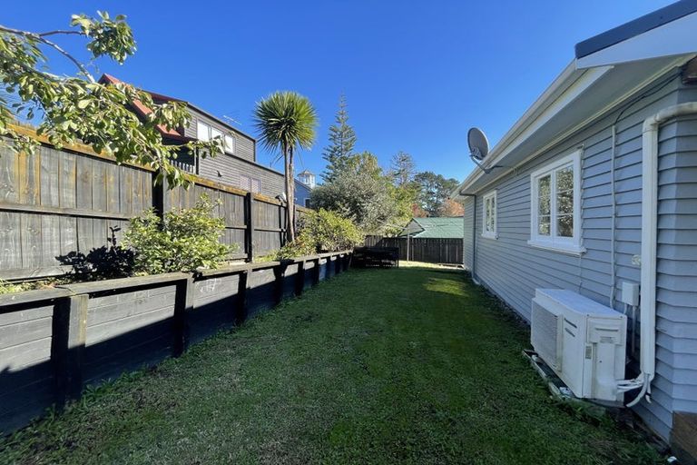 Photo of property in 80 Kaurilands Road, Titirangi, Auckland, 0604