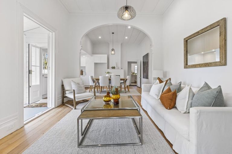 Photo of property in 25 Princes Street, Northcote Point, Auckland, 0627