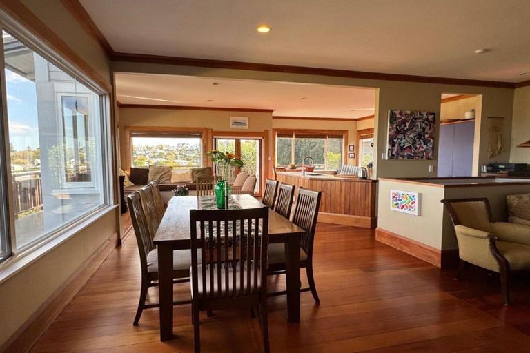 Photo of property in 6 Onslow Road, Bluff Hill, Napier, 4110