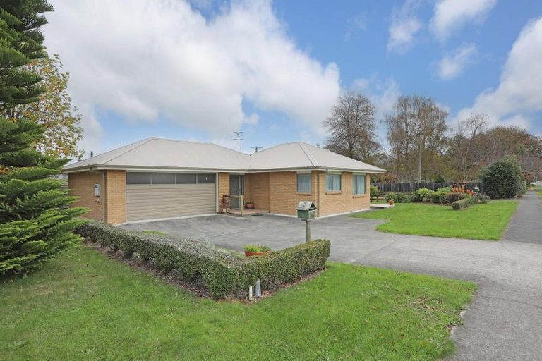 Photo of property in 17 Johnson Street, Bulls, 4818