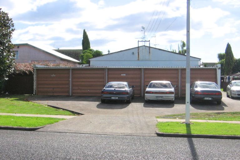 Photo of property in 2/28 Victoria Road, Papatoetoe, Auckland, 2025