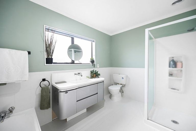 Photo of property in 21 Nielsen Gardens, Rototuna, Hamilton, 3210