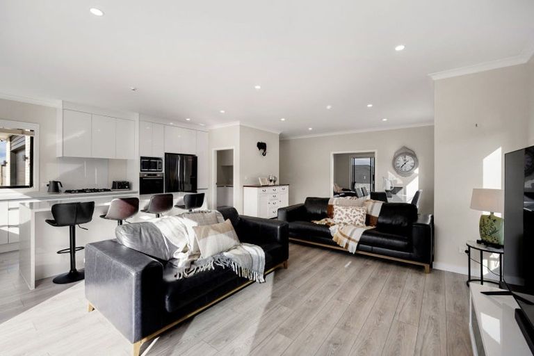 Photo of property in 10 Kapua Crescent, Rototuna North, Hamilton, 3210