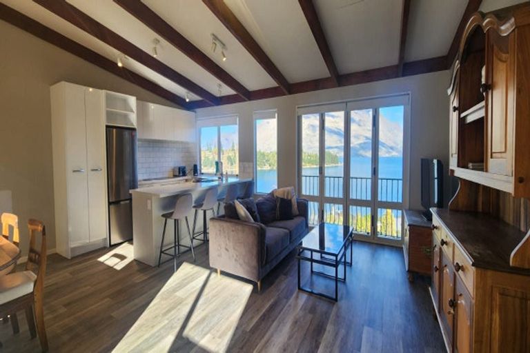 Photo of property in 4/6 Suburb Street, Queenstown, 9300