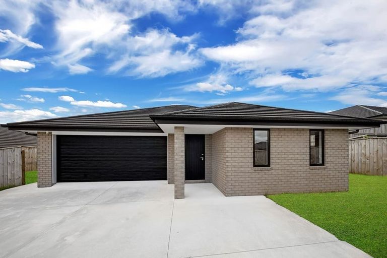 Photo of property in 36 Leathem Crescent, Pokeno, 2402