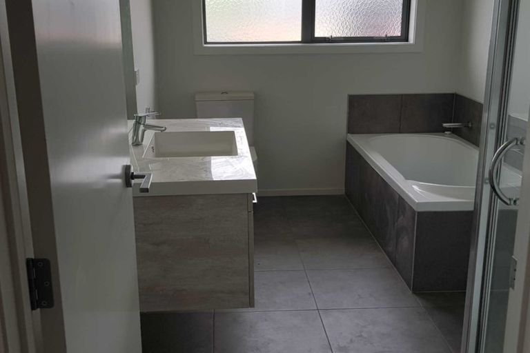 Photo of property in 1 Antrim Glade, Welcome Bay, Tauranga, 3175