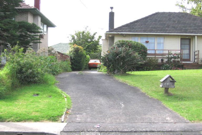Photo of property in 1/49 Strid Road, Te Atatu South, Auckland, 0610