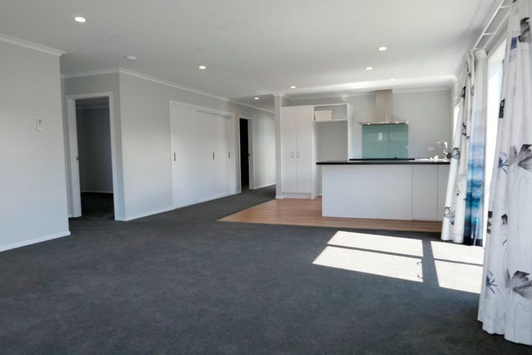 Photo of property in 8 Rotoiti Place, Paraparaumu, 5032
