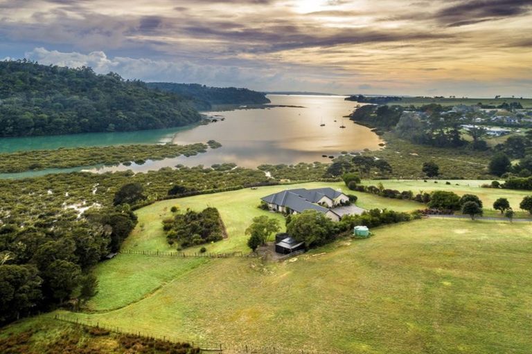 Photo of property in 107b Warman Road, Okura, Albany, 0792