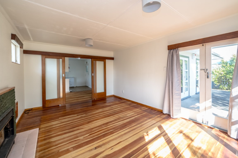 Photo of property in 79 Victoria Street, Carterton, 5713