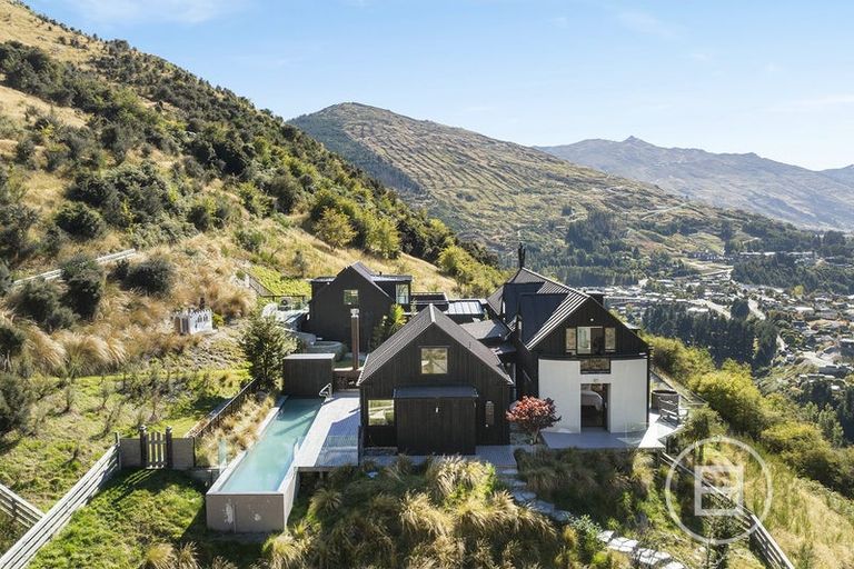 Photo of property in 12 Crows Nest Road, Arthurs Point, Queenstown, 9371