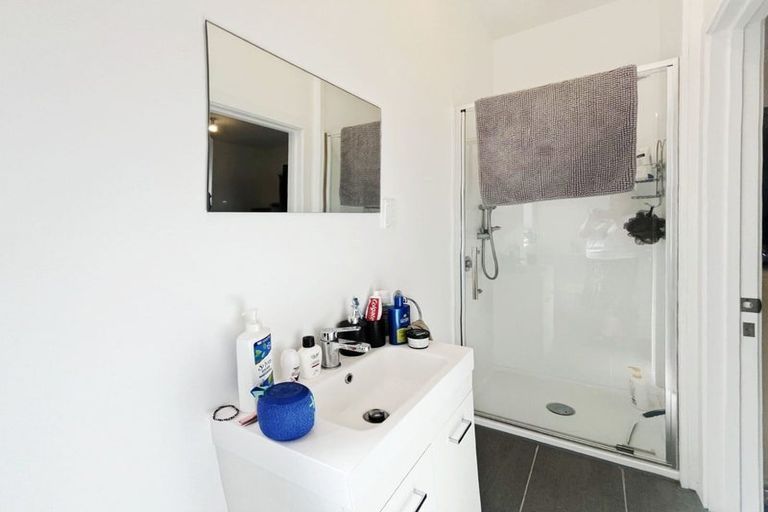 Photo of property in 9 Colonial Place, Kelvin Grove, Palmerston North, 4414