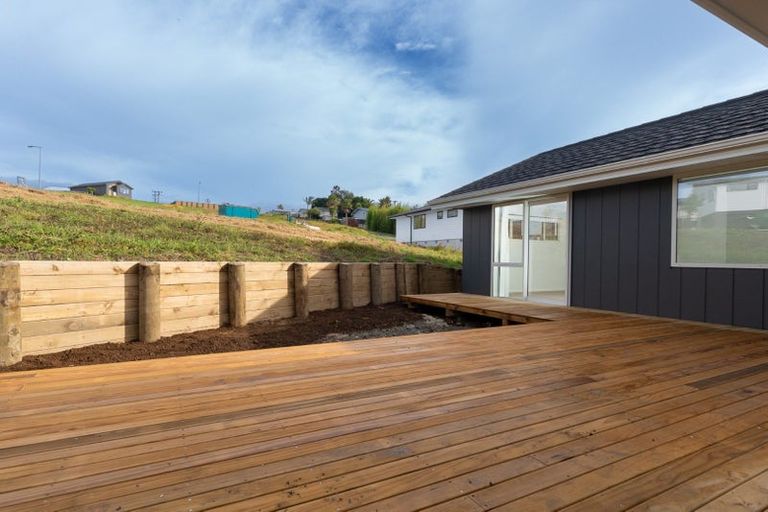 Photo of property in 1 Komarohi Road, Snells Beach, 0920