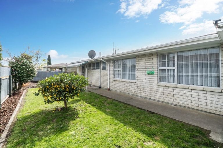 Photo of property in 1 Marsden Place, Awapuni, Palmerston North, 4412