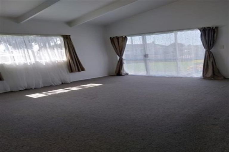 Photo of property in 16 Aurea Avenue, Pakuranga, Auckland, 2010