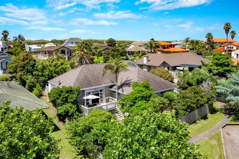 Photo of property in 22 Cascaden Road, Gulf Harbour, Whangaparaoa, 0930