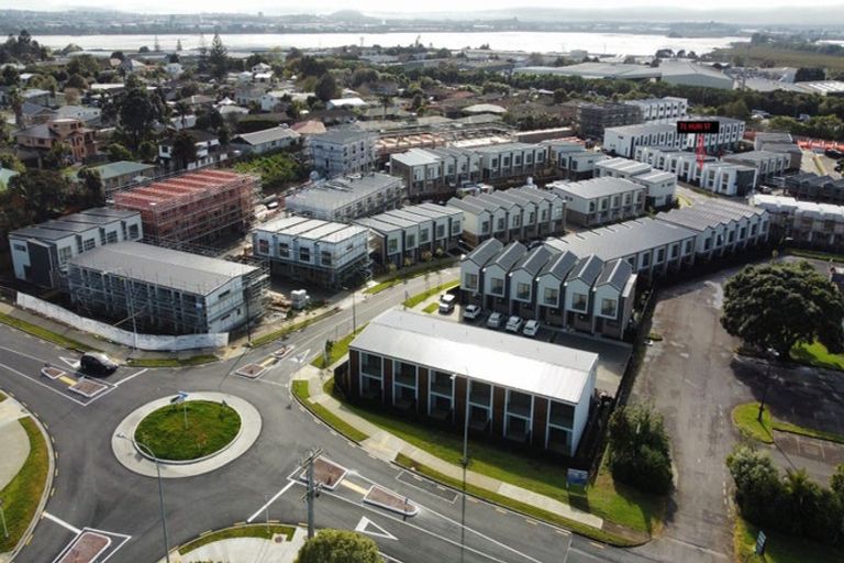 Photo of property in 71 Huri Street, Mangere Bridge, Auckland, 2022