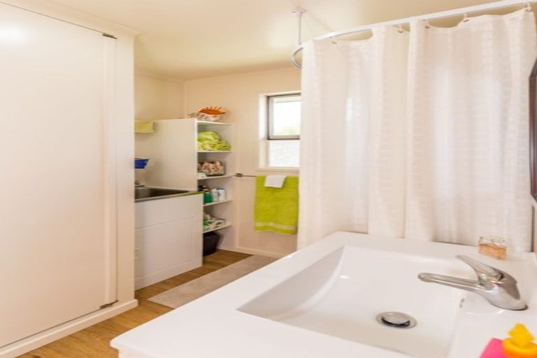 Photo of property in 89 Koputara Road, Himatangi Beach, Foxton, 4891