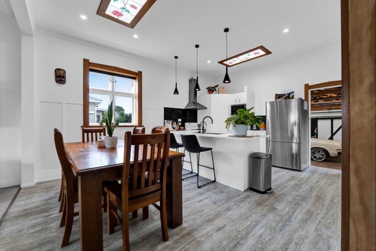 Photo of property in 17 Clifford Street, Hawera, 4610