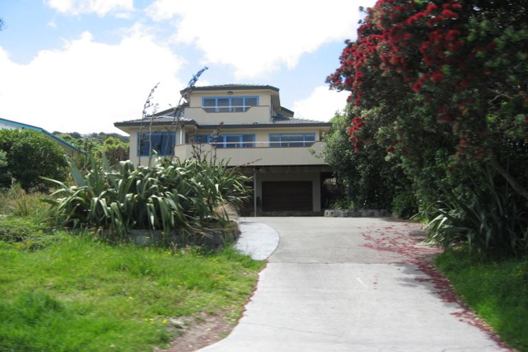 Photo of property in 6 Ngatira Road, Muriwai, Waimauku, 0881