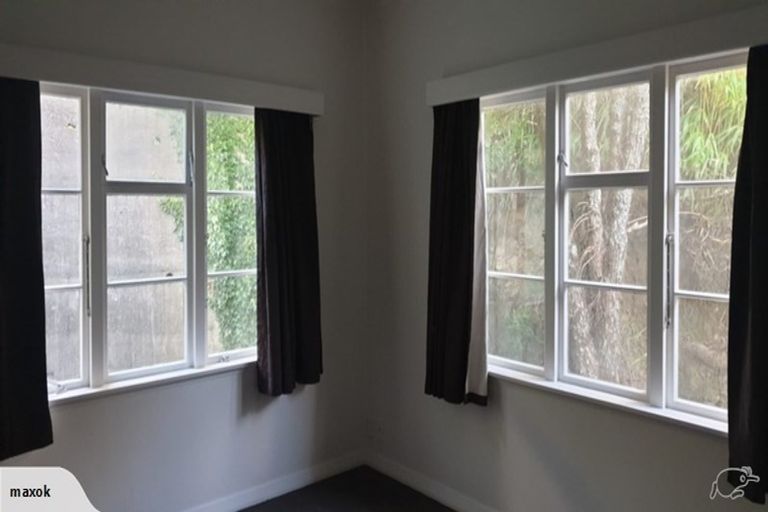 Photo of property in 5 Harland Street, Brooklyn, Wellington, 6021