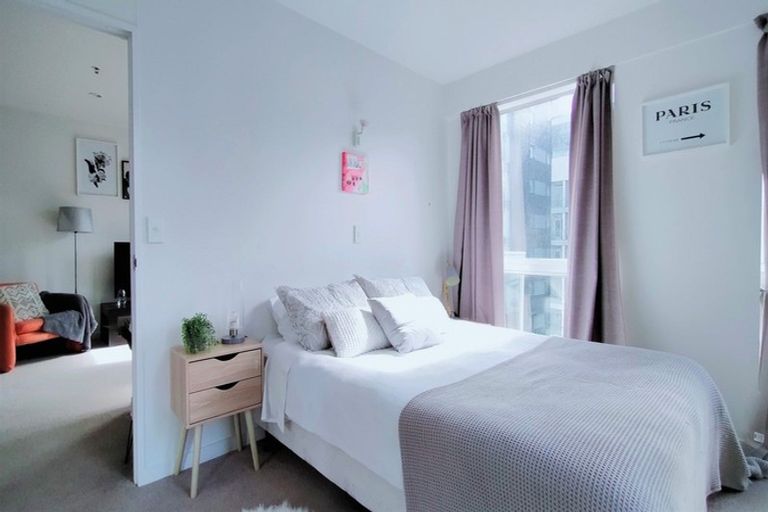 Photo of property in Terrace Heights Apartments, 8c/163 The Terrace, Wellington Central, Wellington, 6011